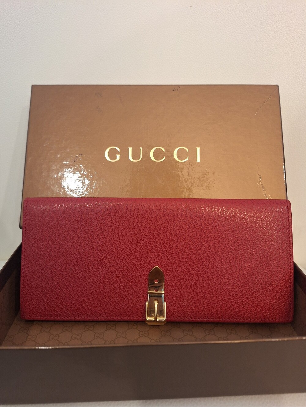 Gucci Red Leather Long Slim Wallet EUC - Picture 8 of 8